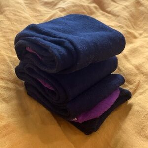 2/$6 🧦 3 Pairs of Grippy Socks 🧦